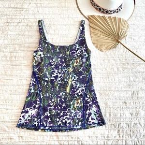 Lululemon Amala tank top in floral
prints with built in bra Size 6